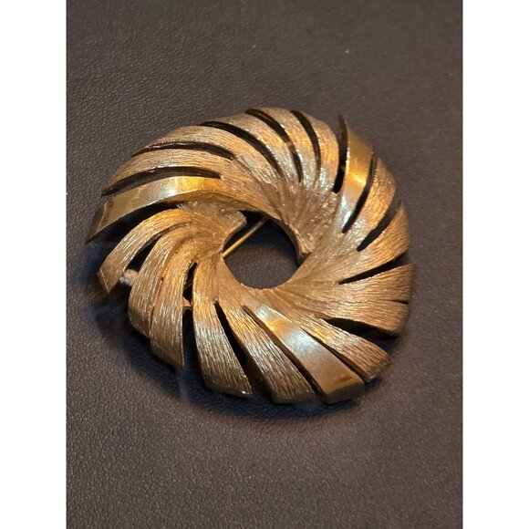 Signed Pell Vintage‎ MCM Gold-Tone Atomic Swirl Brooch - Picture 5 of 6